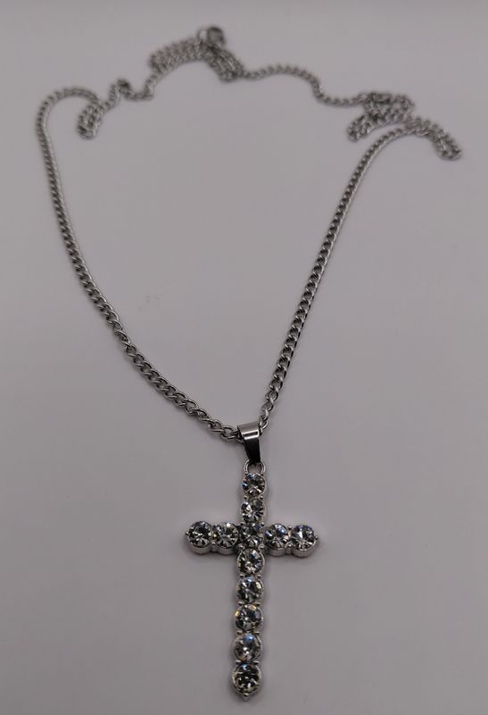 Fint kors smykke